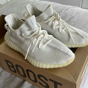 YEEZY BOOST 350 V2
